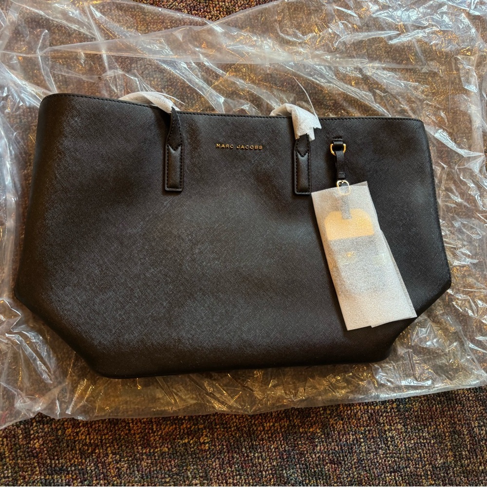 Marc Jacobs Sleek Black Handbag